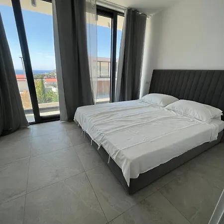 アパート Royale With Shared Pool