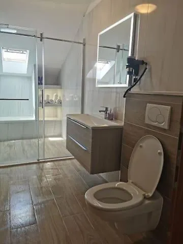 Royale With Shared Pool