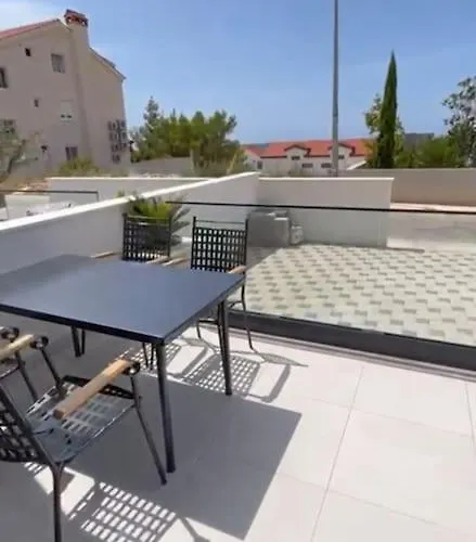 Royale With Shared Pool