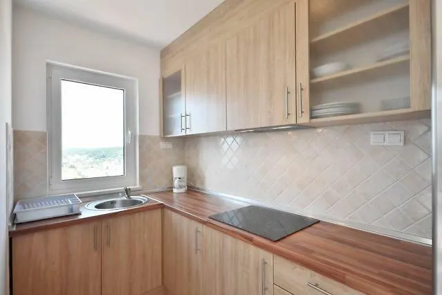 Royale With Shared Pool 아파트 흐바르