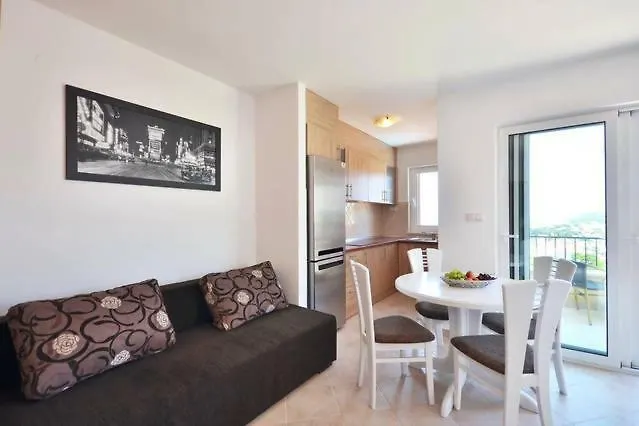 아파트 Royale With Shared Pool