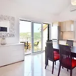 Lejlighed Royale With Shared Pool *