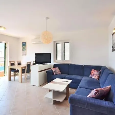 Royale With Shared Pool 公寓 *