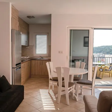 Apartment Royale With Shared Pool