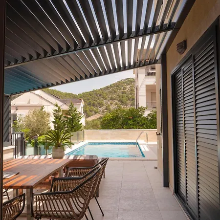 Royale With Shared Pool * Hvar Town