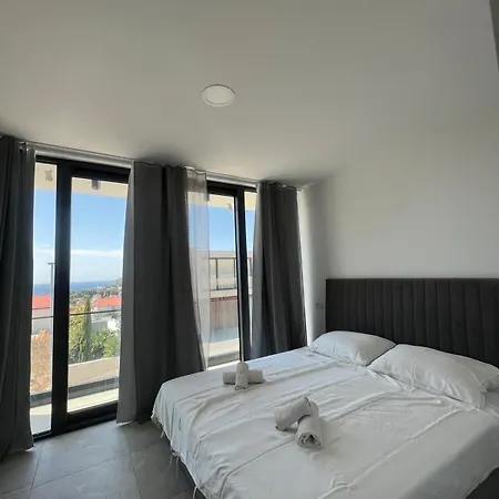 Royale With Shared Pool * 赫瓦尔