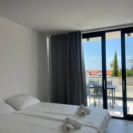 Royale With Shared Pool Lägenhet