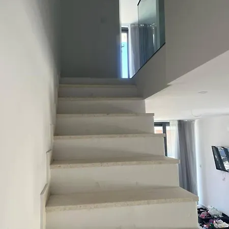 Apartment Royale With Shared Pool *