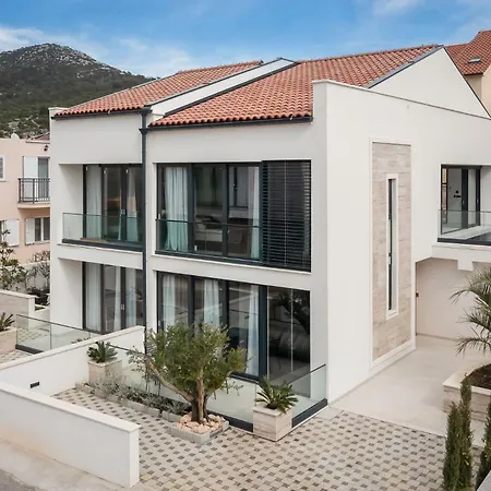 Apartment Royale With Shared Pool