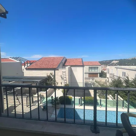 Royale With Shared Pool