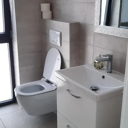 Royale With Shared Pool Apartament