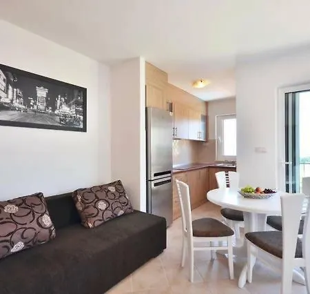 Lägenhet Royale With Shared Pool