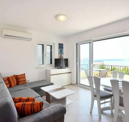 Royale With Shared Pool *