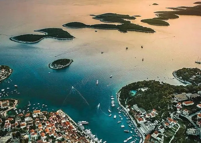 Апартаменты Royale With Shared Pool Хвар