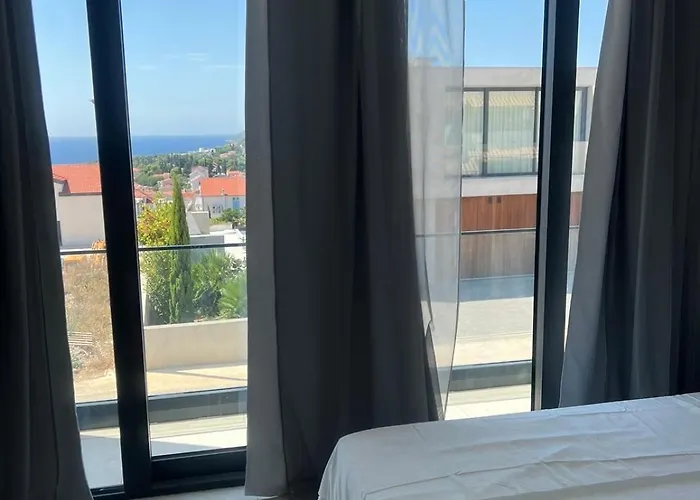 Royale With Shared Pool Апартаменты *