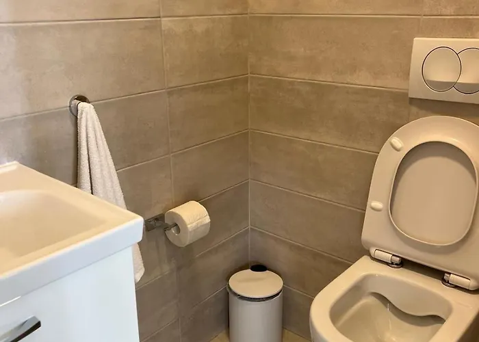 Royale With Shared Pool Хвар