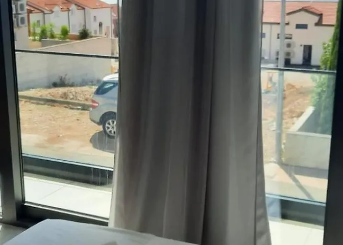 Royale With Shared Pool Апартаменты