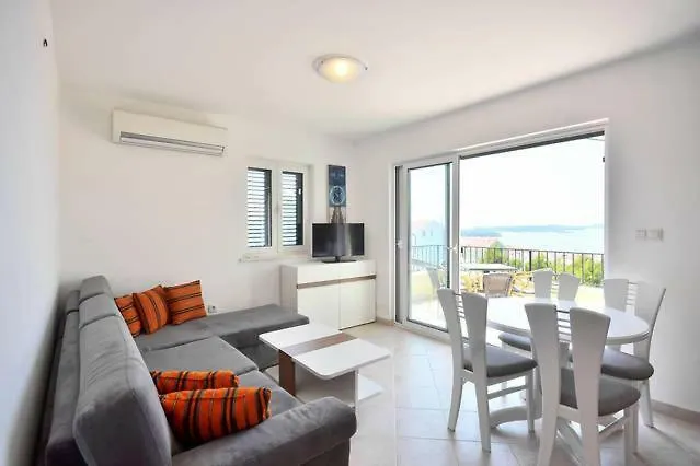 Royale With Shared Pool *