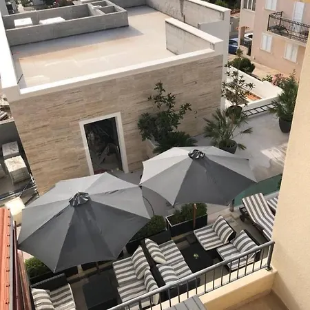 Royale With Shared Pool شقة