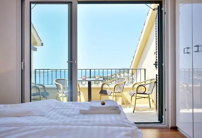 Royale With Shared Pool Apartment Hvar Town