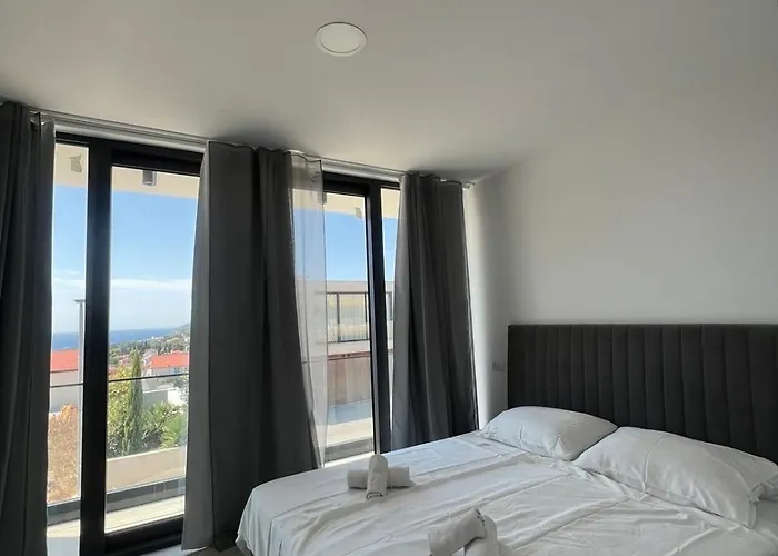 Royale With Shared Pool * Hvar Town