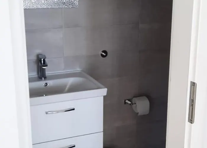 Apartment Royale With Shared Pool *