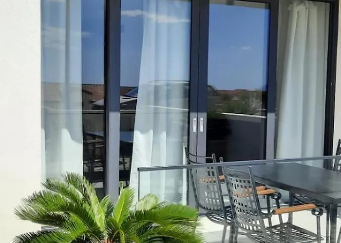 Royale With Shared Pool Apartment Hvar Town