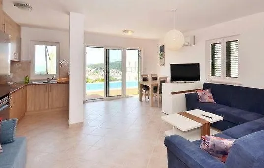 Royale With Shared Pool Apartment Hvar Town