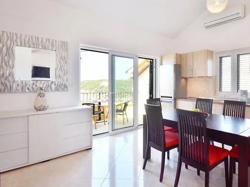 Apartment Royale With Shared Pool *